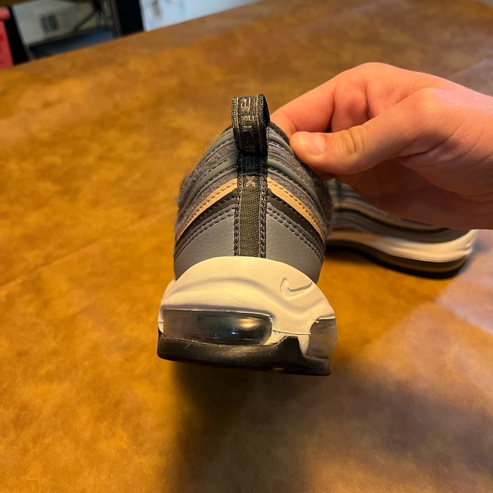 2017 Air Max 97 Premium 'Cool Grey
Mushroom' size 11.5 - Picture 4 of 10
